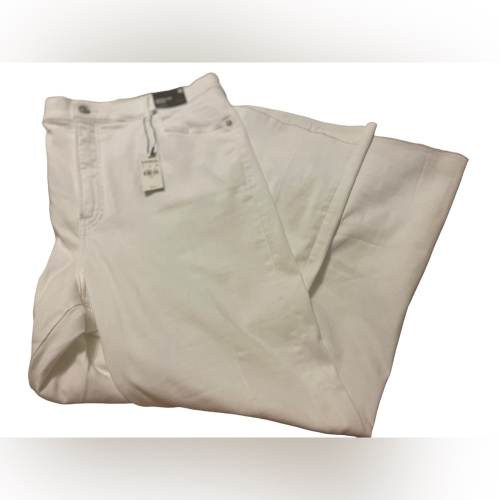 Express Cropped Flare High Rise Supersoft Size 18 NWT White Denim
